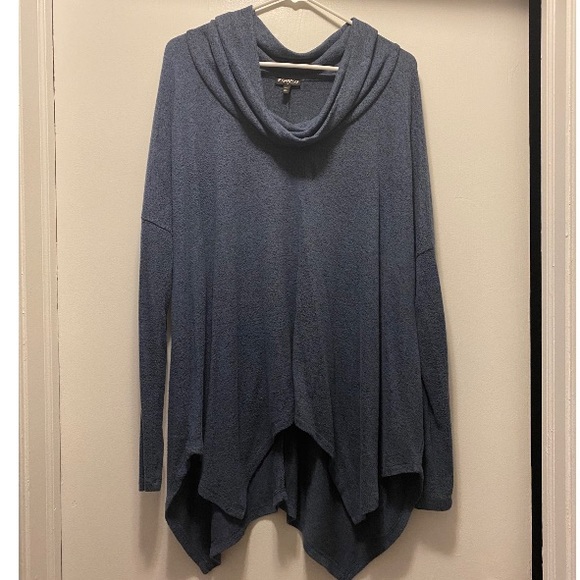 Sweater - Picture 1 of 3